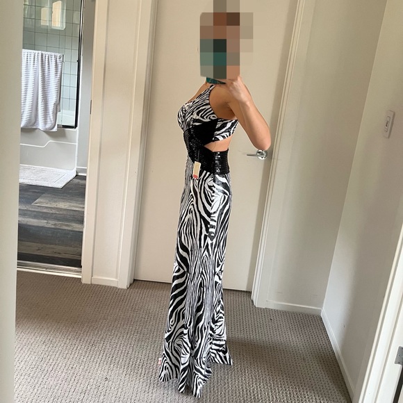 Gorgeous One Shoulder Zebra Print Black and White Sequin Dress / Gown - Picture 6 of 7